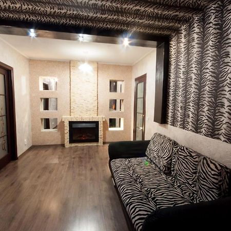 Prospekt Svobody 40 Apartman Ungvár Kültér fotó